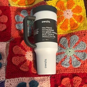 BRAND NEW Owala Black and White Travel Tumbler